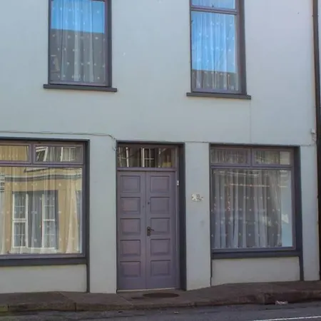 Katie's Town House Дом отдыха